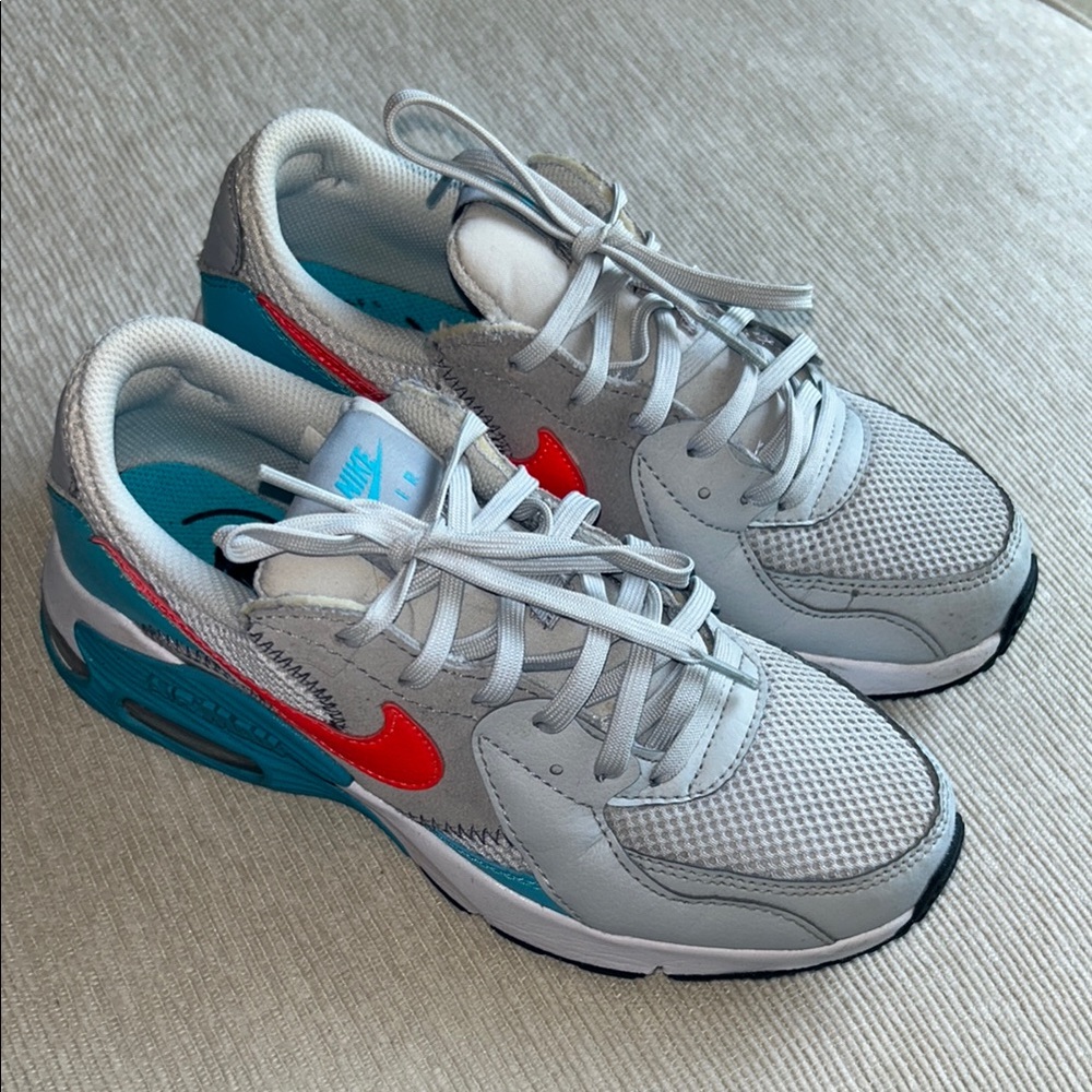 Women's Nike Air Max Excee Pure Platinum/Bright Crimson